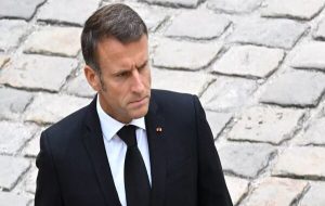 اسرائیل بمباران غیرنظامیان را متوقف کند