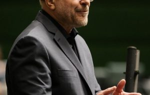 قالیباف: واردات خودرو، بدون رانت باشد
